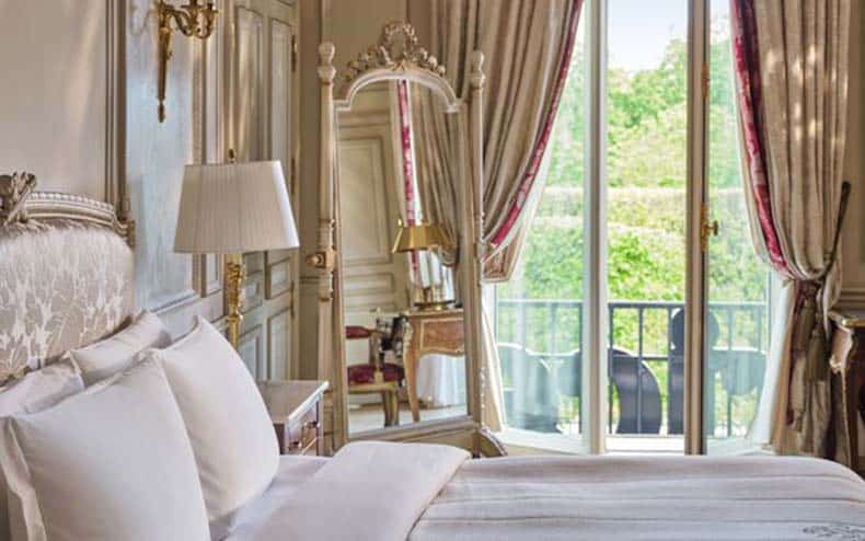 palace le meurice lit