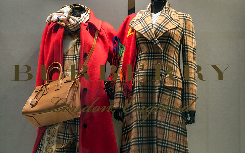 Codes visuels identité luxe Burberry
