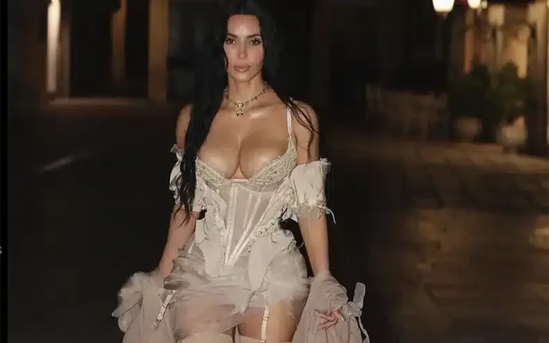 Kim Kardashian photographiée femme la plus photographiée au monde Kim Kardashian