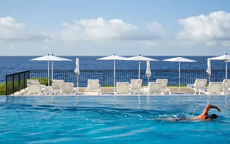 piscine à débordement hôtel luxe Grand-Hôtel du Cap-Ferrat piscine à débordement hôtel luxe Grand-Hôtel du Cap-Ferrat