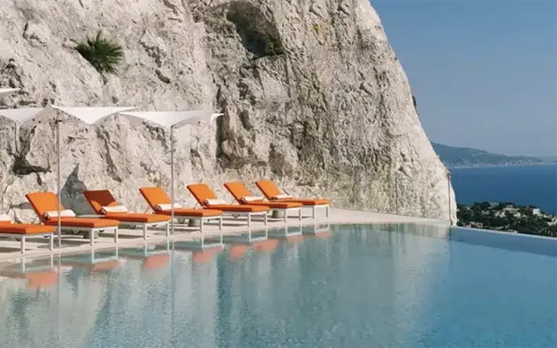 Piscine à débordement The Maybourne Riviera piscine à débordement hôtel luxe The Maybourne Riviera