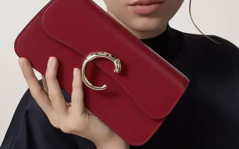 Panthère est l’emblème de Cartier sac pourquoi la Panthère est l’emblème de Cartier sac